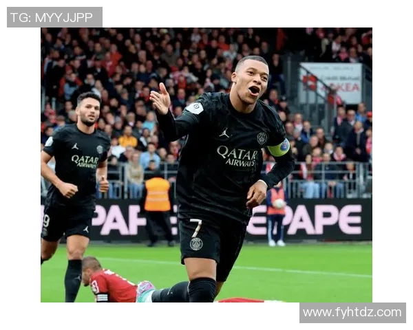 巴黎圣日耳曼签下世界级前锋，刷新转会纪录