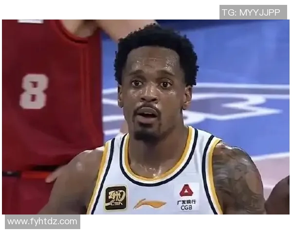 巴里-布朗带领球队实现三连胜，成全队禁区最大利器