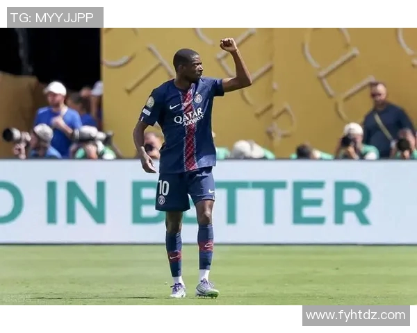 巴黎圣日耳曼俱乐部宣布签下新巴西射手，引发球迷热议