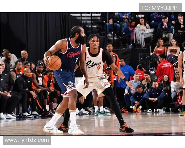 火箭力克老鹰，哈登轰下50分至尊表现：一场震撼人心的篮球盛宴